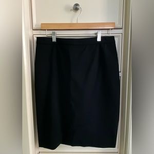 🛍️J. Crew Classic Black Pencil Skirt SIZE 4- WORN ONCE